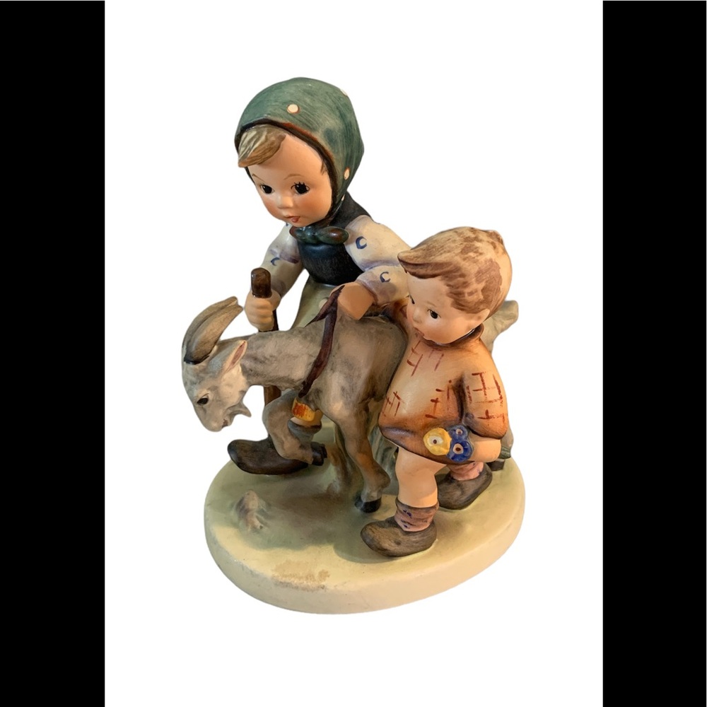 “Homeward Bound” Goebel M J Hummel Figurine #334.        From 1955